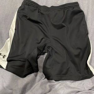 Under Armour Size Medium Shorts